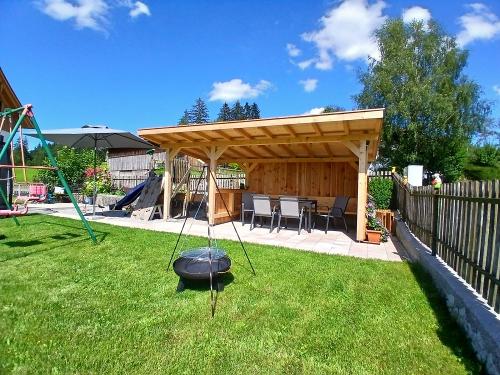 Grillplatz mit Pavillon