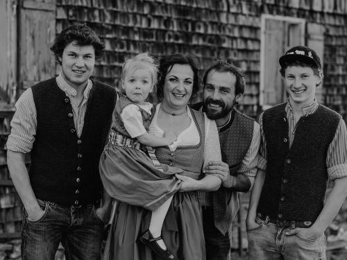 Herzlich willkommen bei Maria und Christian Geiß Herzlich willkommen bei Maria und Christian Geiß