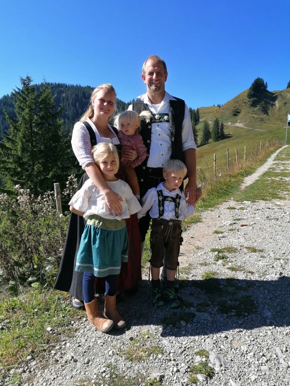 01_photo-2021-06-04-22-33-15-kopie