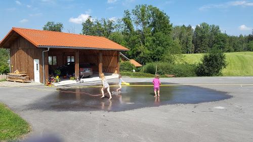 Wasserspiele im Sommer