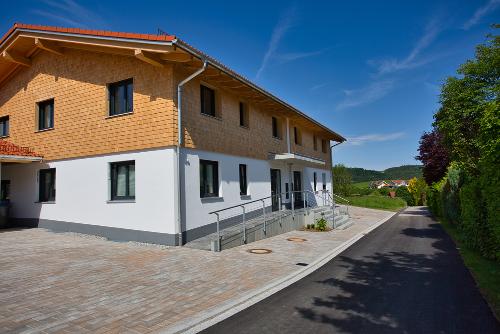 Aussenansicht und Eingang der Ferienwohnung