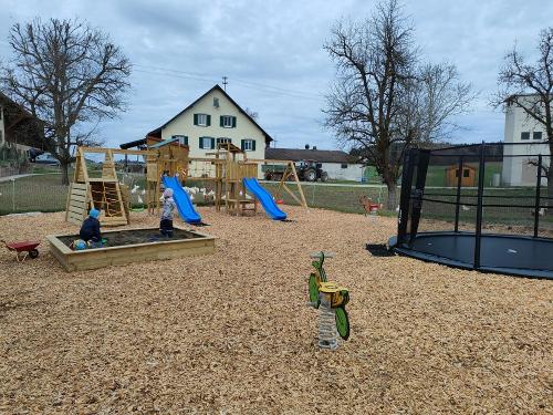 Großer Kinderspielplatz