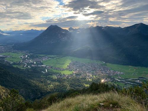 Unzählige Wanderwege und Berggipfel direkt vor Ort