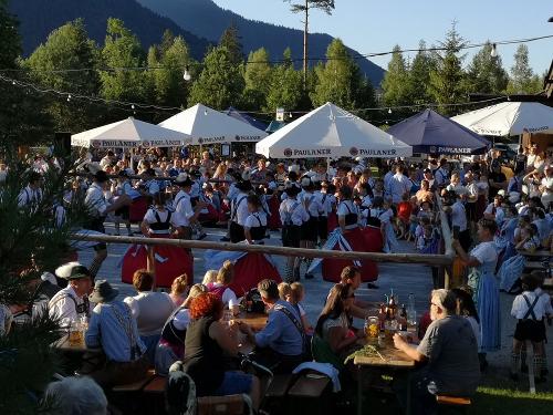 Gelebtes Brauchtum beim Farchanter Waldfest