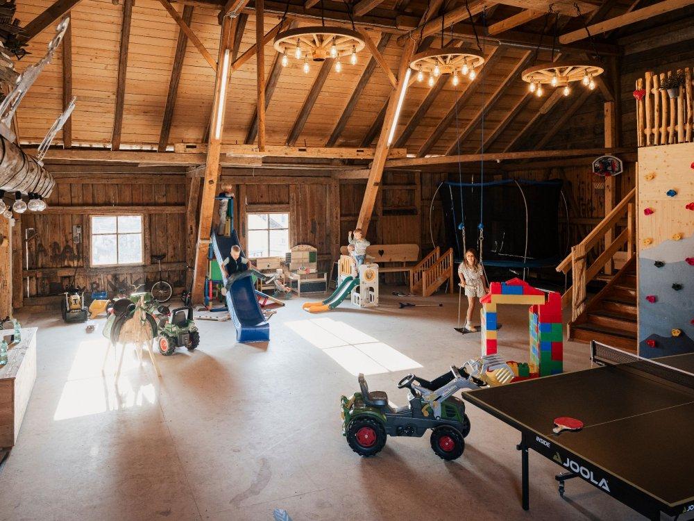Unsere schöne und großzügige Spielscheune Unsere schöne und großzügige Spielscheune