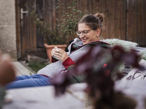 Entspannen und Relaxen in gemütlicher Vollholzliege Entspannen und Relaxen in gemütlicher Vollholzliege