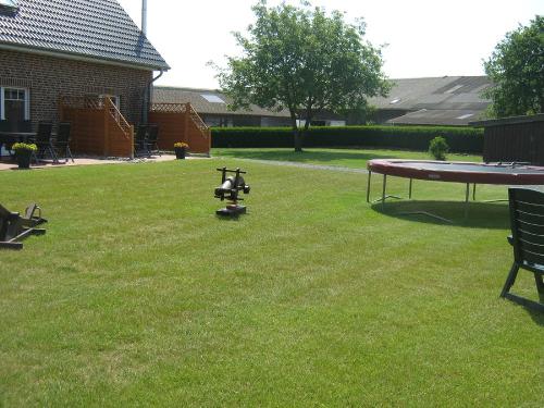 Spielplatz und Garten