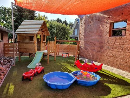 Kleinkindspielplatz extra abgetrennt