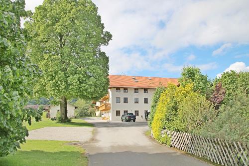 hof_auffahrt