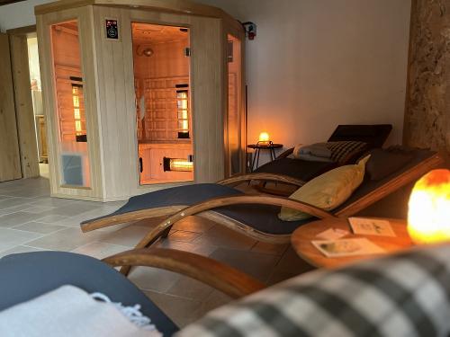 Wellnessbereich mit Infrarotkabine