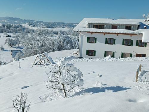 das Ferienhaus im Winter