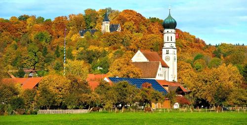 Pähl Kirche und Hochschloss
