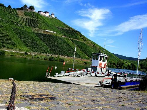 Fähre in Pünderich