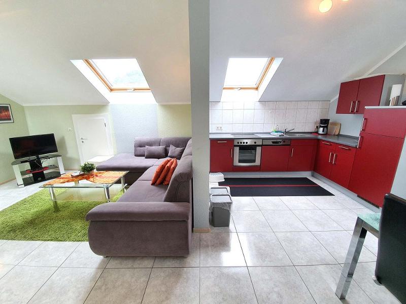 Fewo Nonnengarten: Wohnraum mit Küche Fewo Nonnengarten: Wohnraum mit Küche