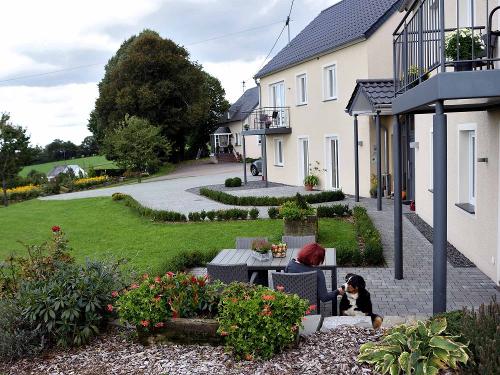 Terrassen am Gästehaus auf dem Ferienhof Pütz