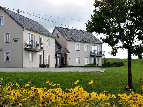 Gästehaus auf dem Ferienhof Pütz in der Eifel Gästehaus auf dem Ferienhof Pütz in der Eifel