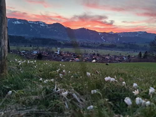 Ein Blick ins Dorf von unserem Hof aus