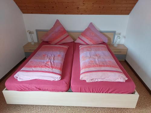 Schlafzimmer 2 mit Doppelbett Schlafzimmer 2 mit Doppelbett