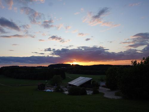 Abendstimmung-Hofeigene-Biogasanlage