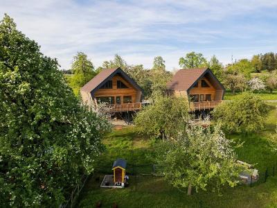 streuobst_chalets_beide_chalets