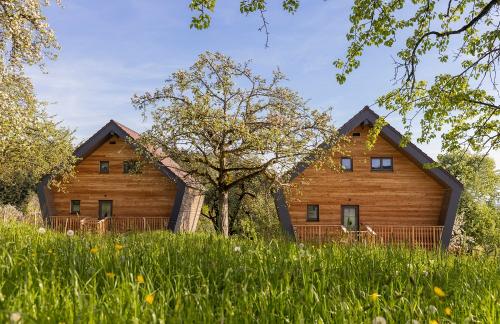 streuobst_chalets_beide_eingang