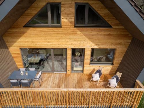 streuobst_chalets_balkon_von_oben