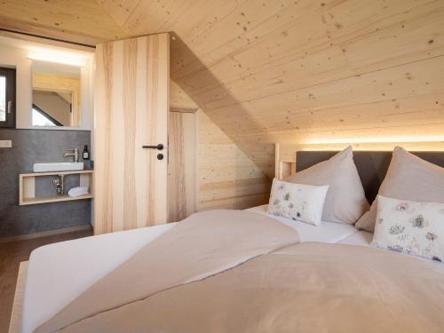 Streuobst_Chalets_Schlafen_Bad