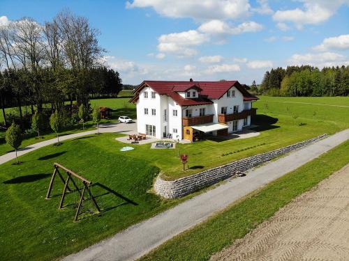 Der Bergbauernhof von oben