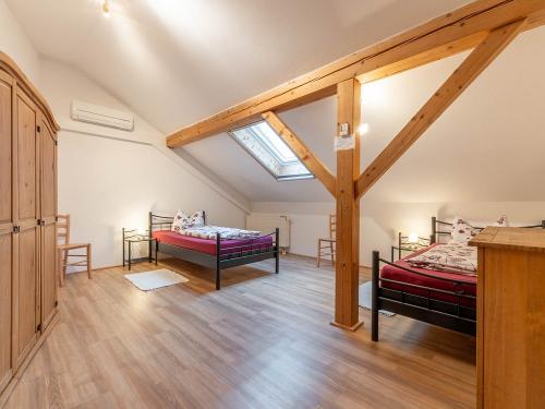Schlafzimmer 2. OG Zellbachblick