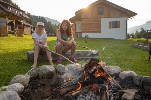 hauserhof-sommer-abend-high-123