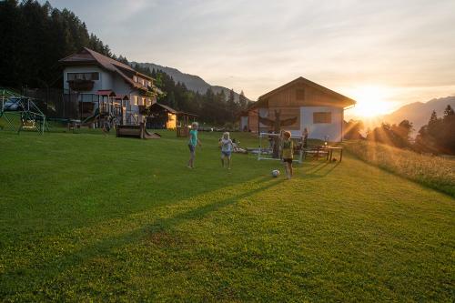 hauserhof-sommer-abend-high-142