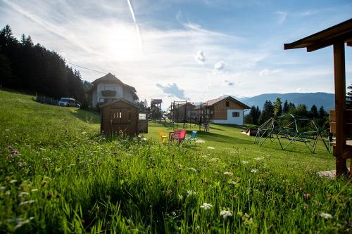 hauserhof-sommer-abend-high-72