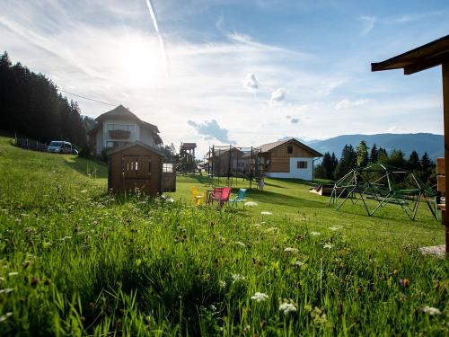 hauserhof-sommer-abend-high-72
