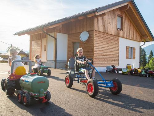 hauserhof-sommer-abend-high-101