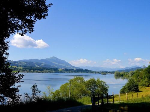 rottachsee-mit-gruenten-15-5km