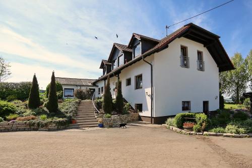 Marienhof Urweiler