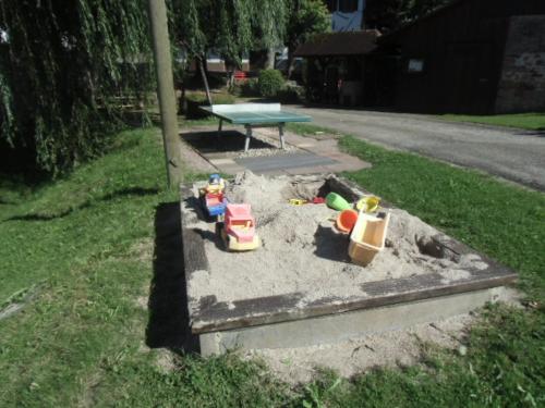fussbuehlhof_sandkasten