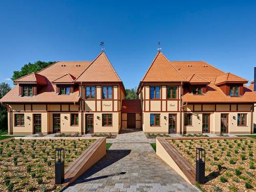 villa_sissifranzl_aussenansicht-front-symmetrisch