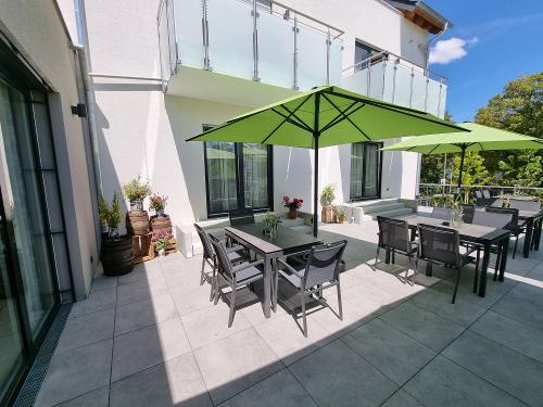 Weingut_Hirth_Terrasse