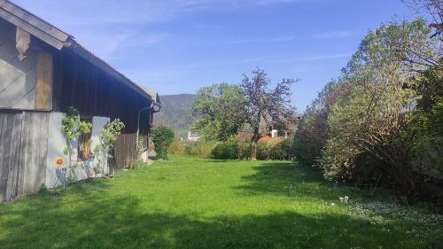 Große Spiel- und Liegewiese