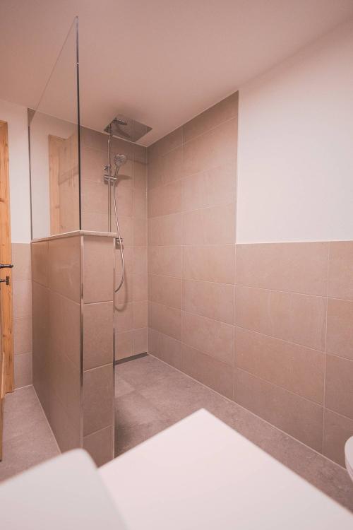 geräumige Regendusche - in jeder Wohnung