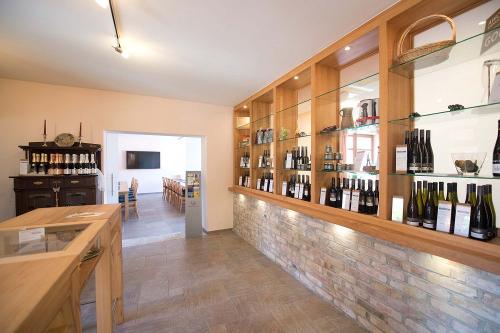 Vinothek im Weingut Wetzler in Rheinhessen