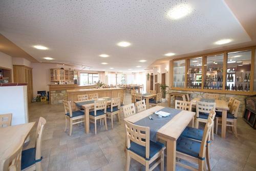 Gastraum im Weingut Wetzler in Vendersheim