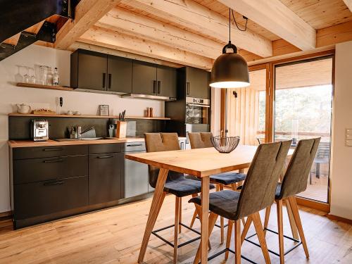 Küche und Esszimmer der Maisonette Kuhglück
