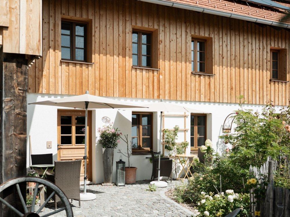 Eingang zu den Maisonette Wohnungen