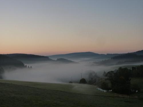 Sonnaufgang überm Tal