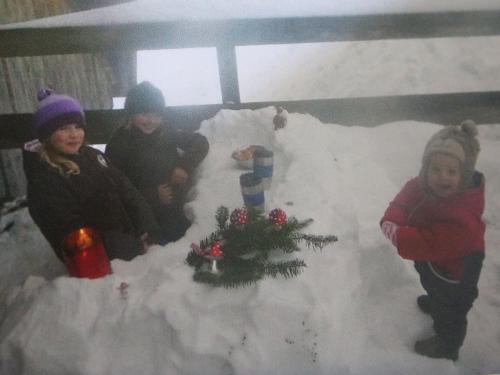 spielen im Schnee