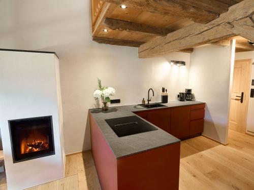 Küche mit Kamin FeWo Christl