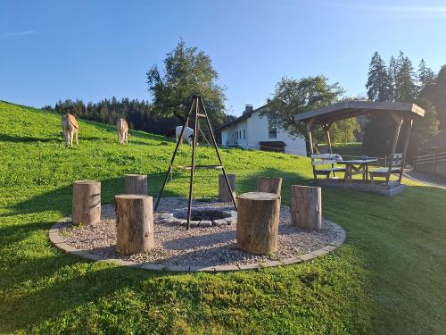 Freisitz mit Grill und Lagerfeuerplatz