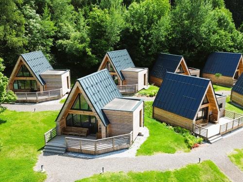 Chaletdorf im Frühling 2025